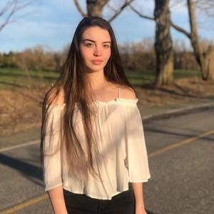 Meet your Posher, Flo